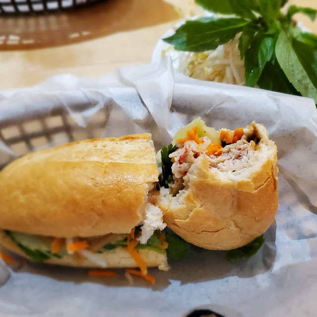 Banh MI Thit Heo Do