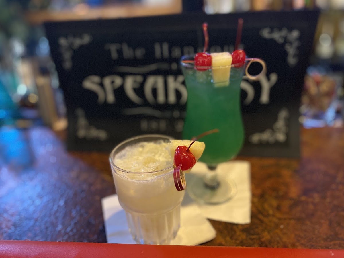 The Hangout at Lake Hawkins Restaurant & Pub