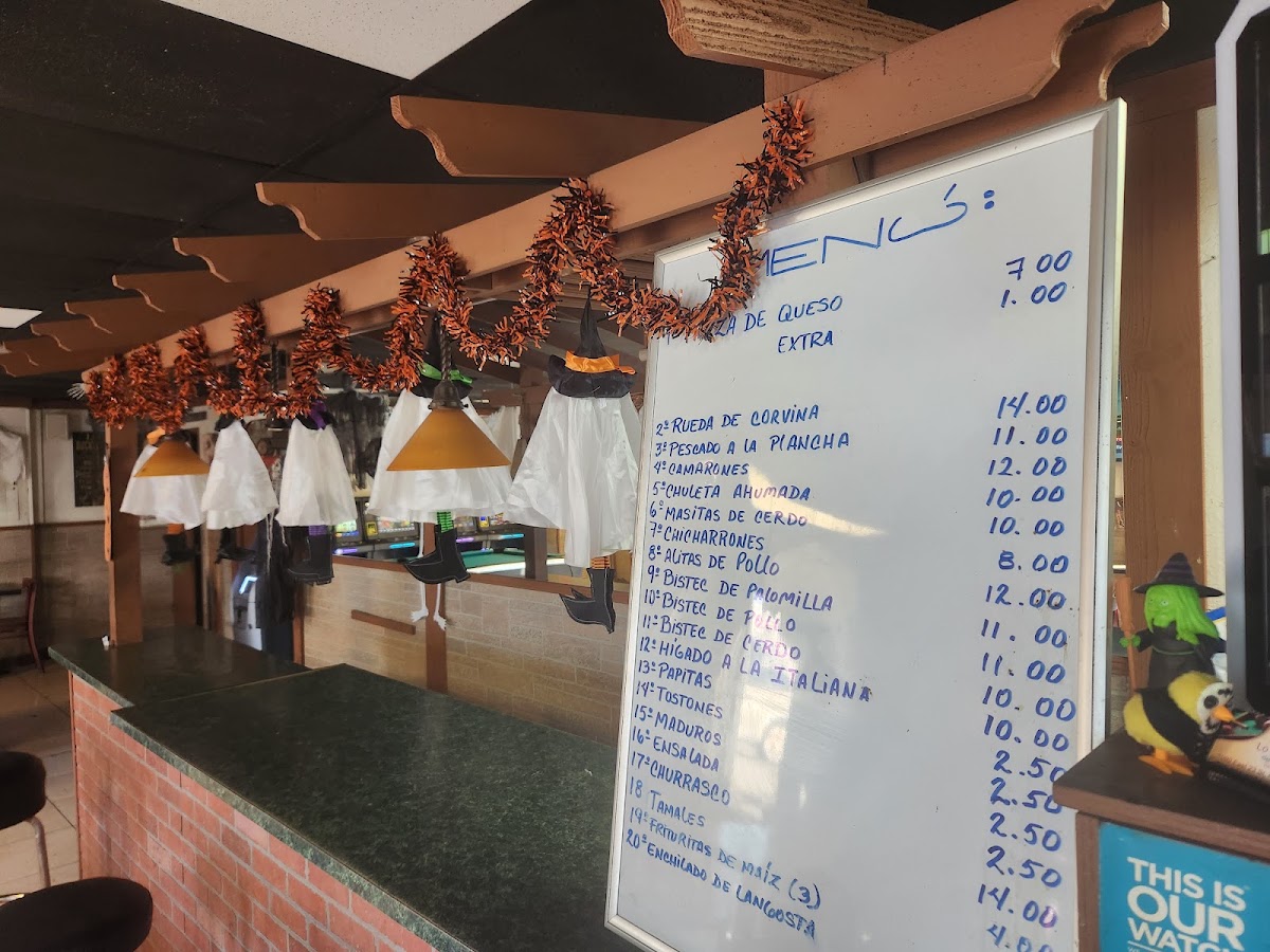 Cafeteria La Mejor Del Caribe menu board