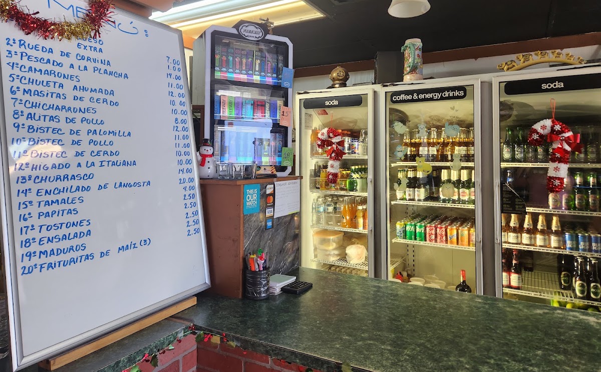 Cafeteria La Mejor Del Caribe menu board