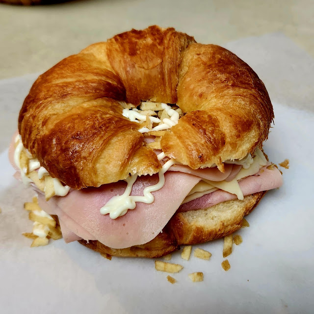 Croissant de Jamon Y Queso