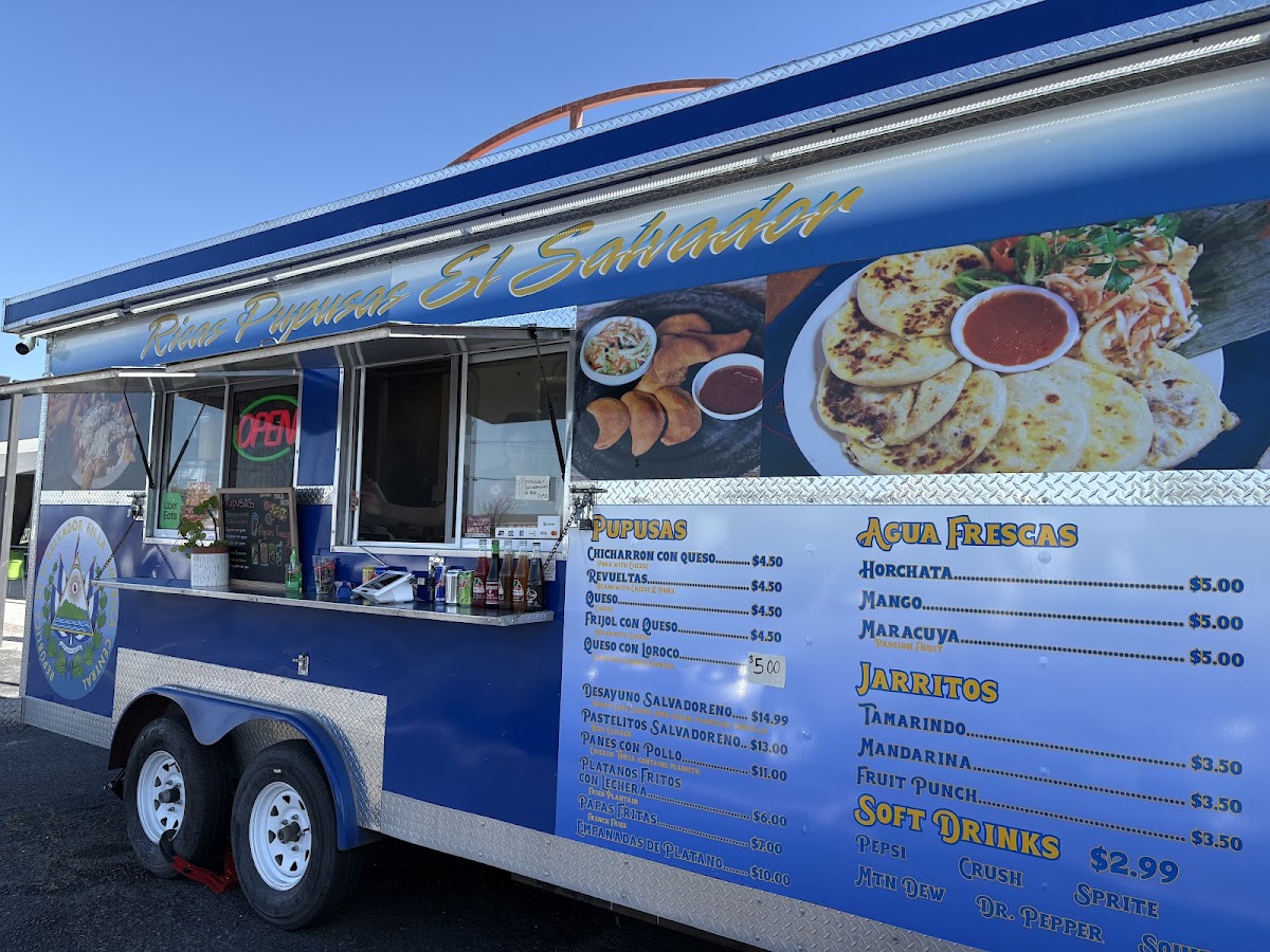 RICAS PUPUSAS EL SALVADOR menu board