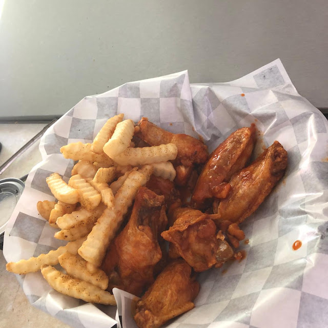 Hot Wings & Fries
