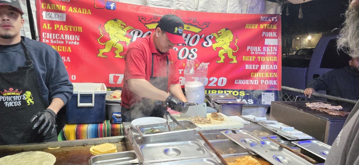 Ponchos Tacos lv