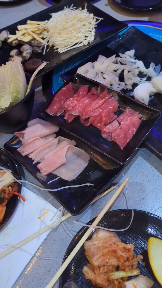 Korill Hut Korean BBQ & Hot Pot