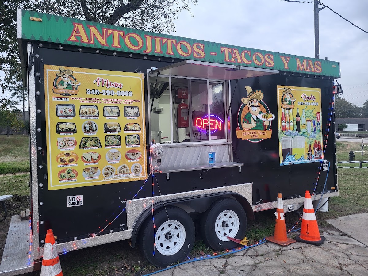 Antojitos - Tacos - Y Mas