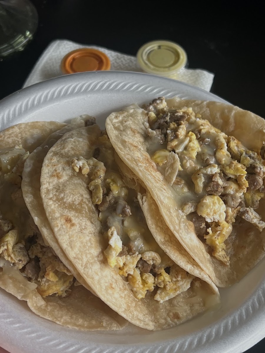 Antojitos - Tacos - Y Mas