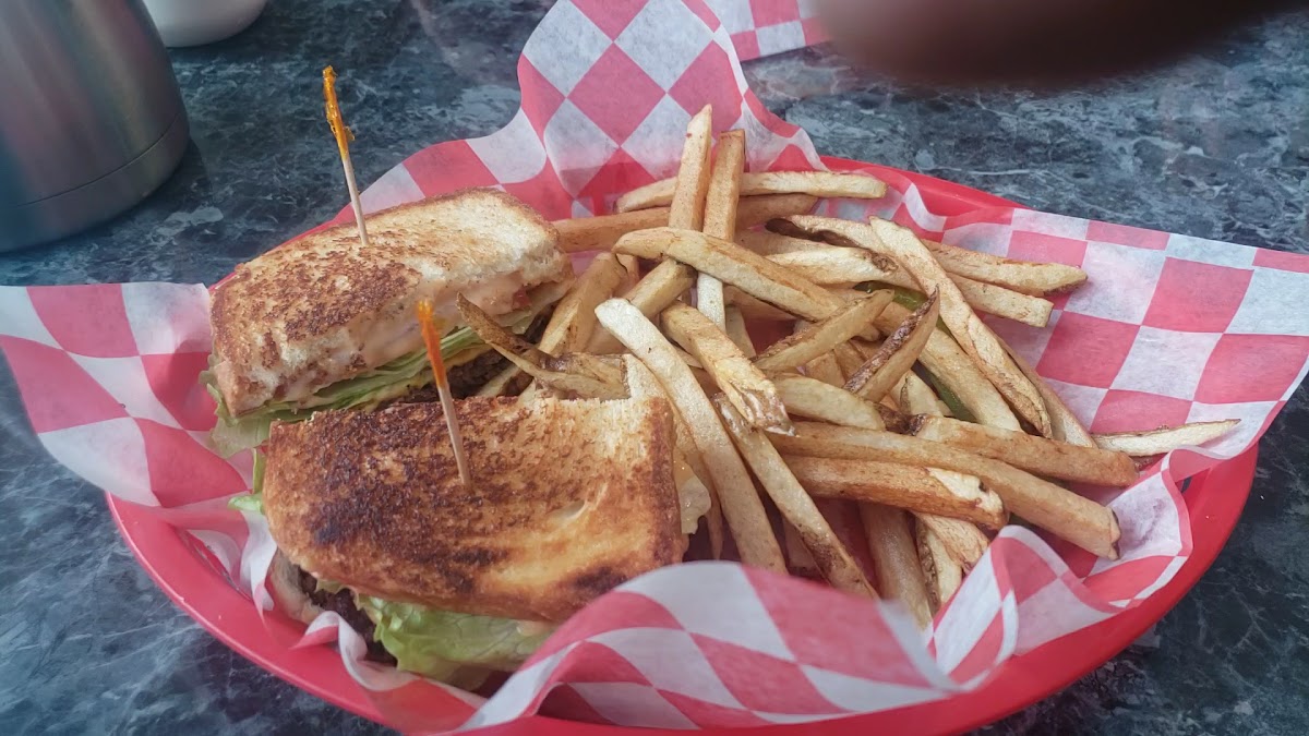 Mundy's Bar & Grill