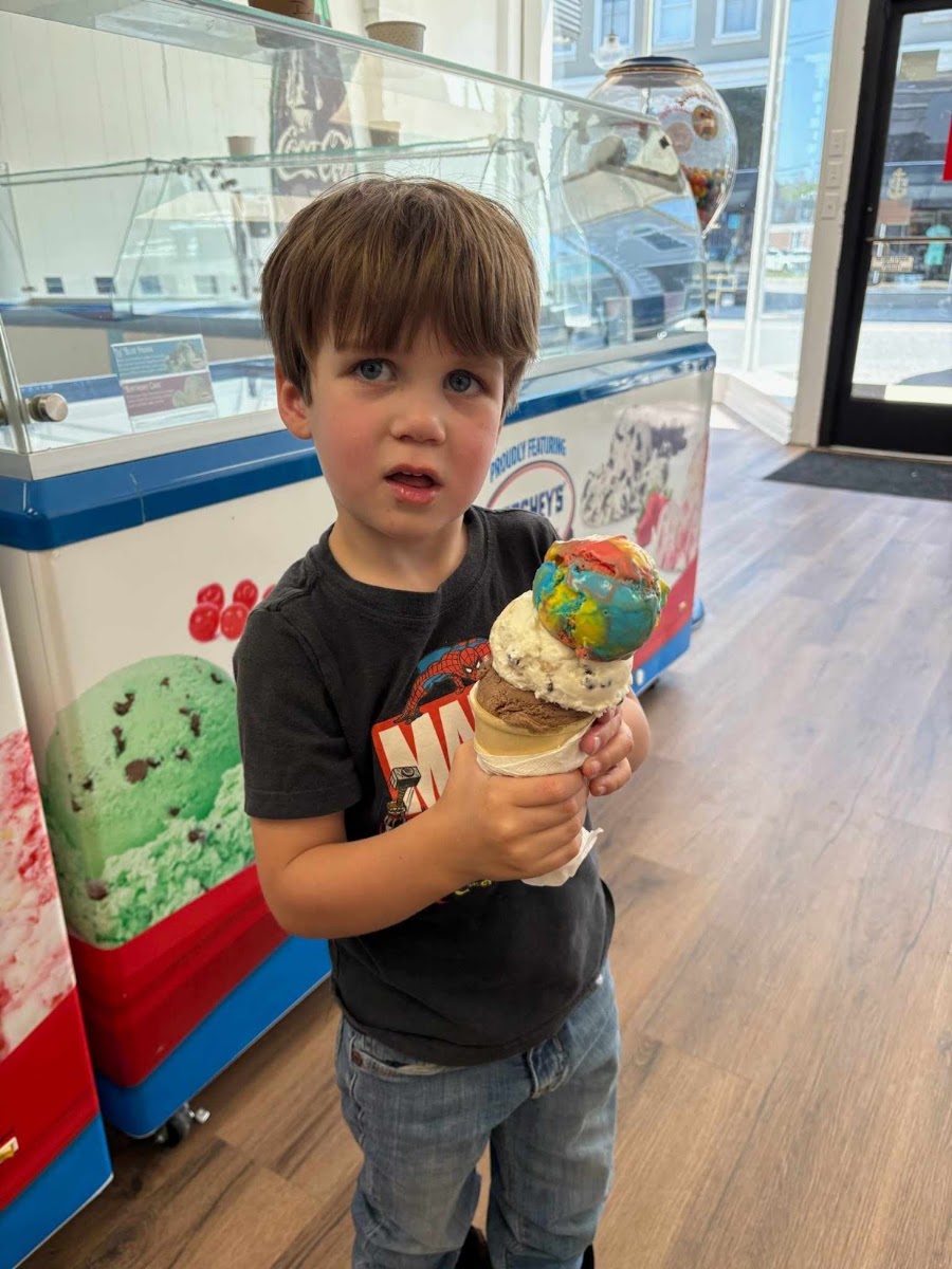 Stoplight Ice Cream & Deli