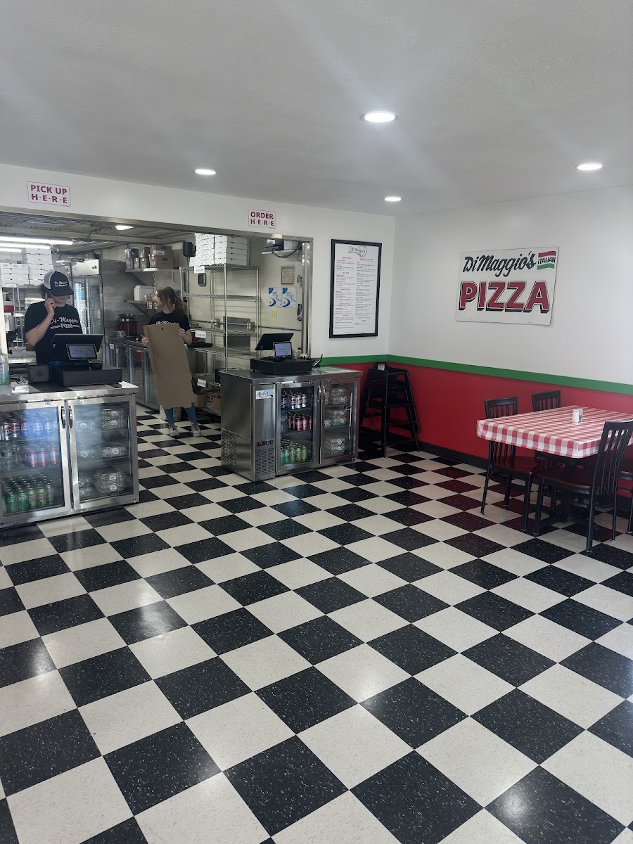 DiMaggio's Pizza in Flora