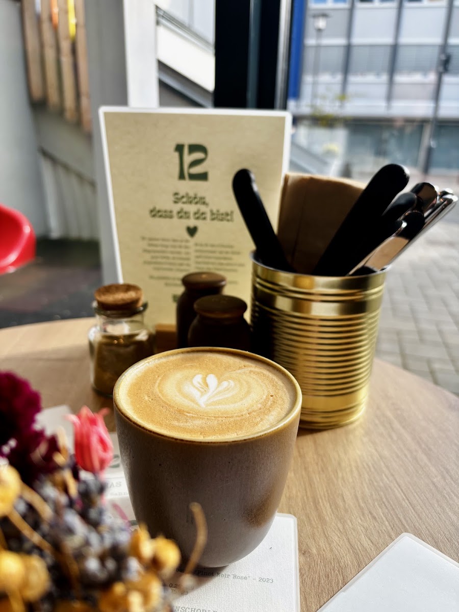 maje - café and store