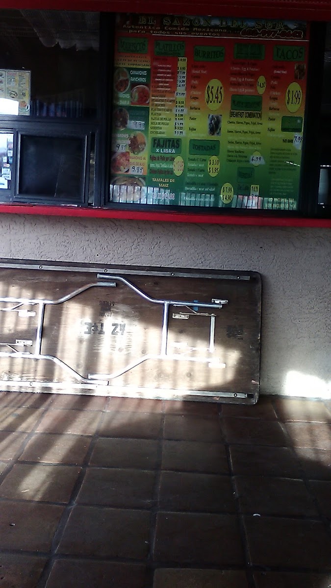 El Sazon Del Sur menu board
