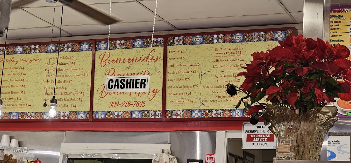 EL RINCONCITO DE DOÑA MARY menu board