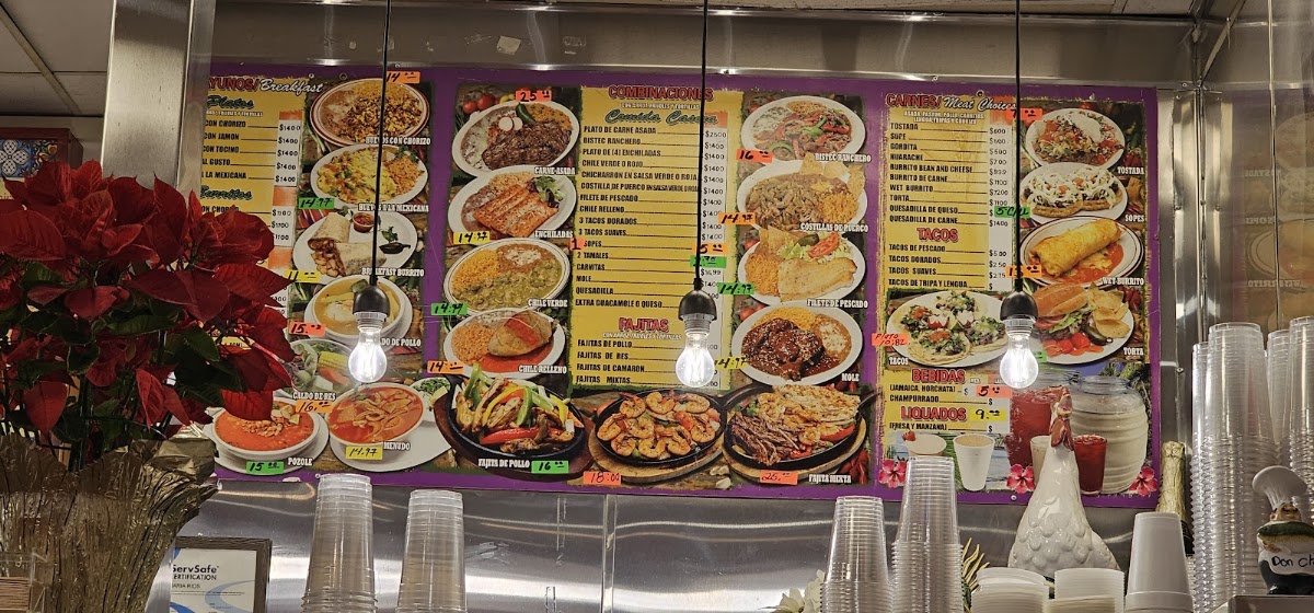 EL RINCONCITO DE DOÑA MARY menu board
