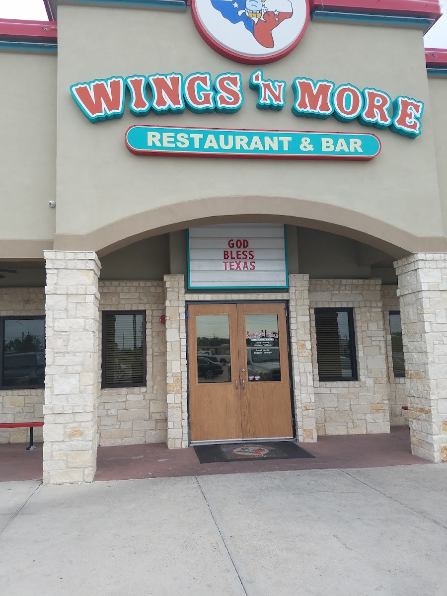 Wings 'N More Restaurant & Bar