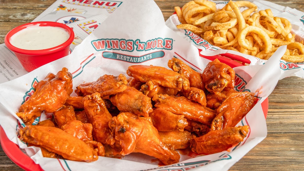 Wings 'N More Restaurant & Bar
