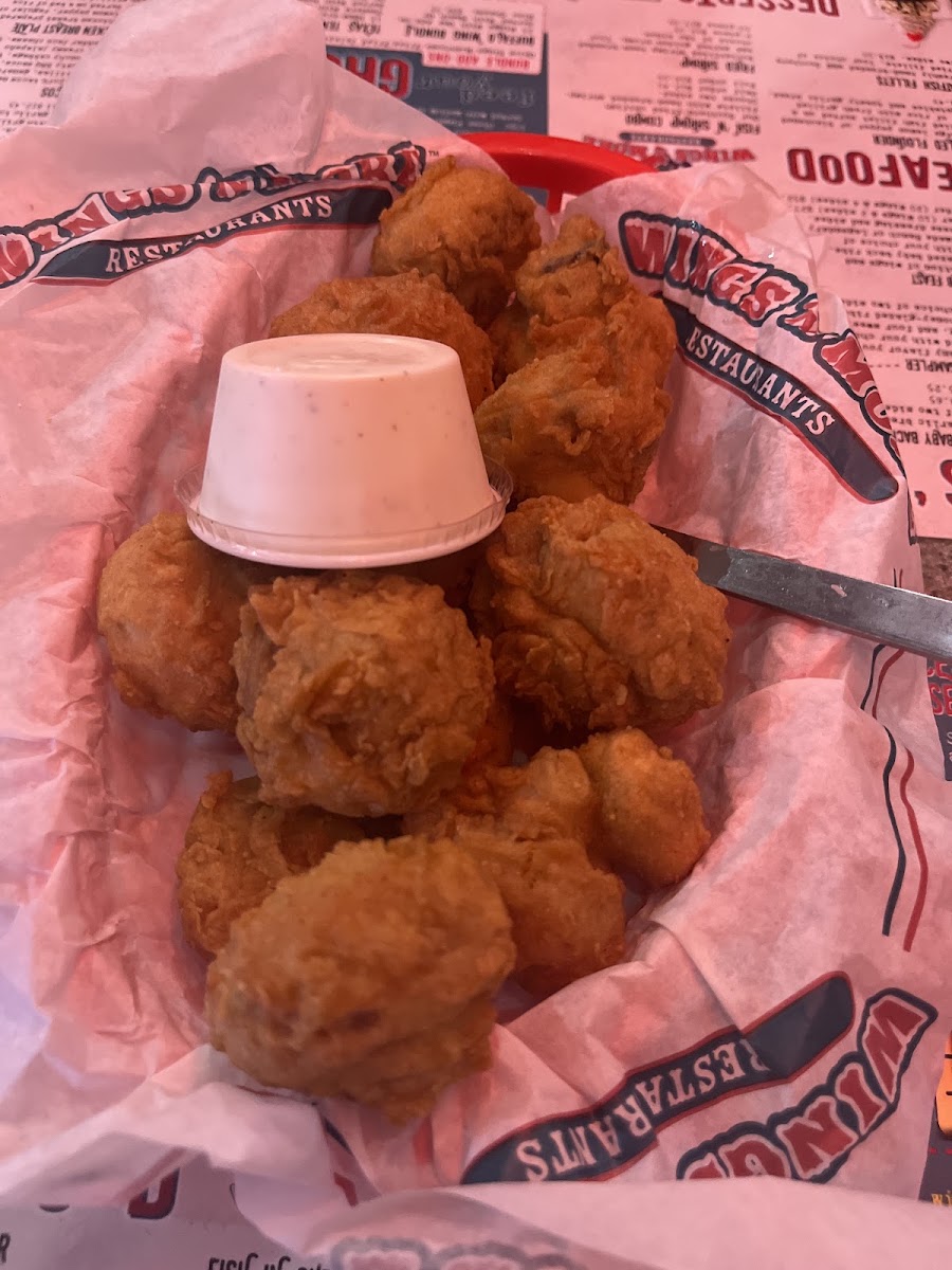Wings 'N More Restaurant & Bar