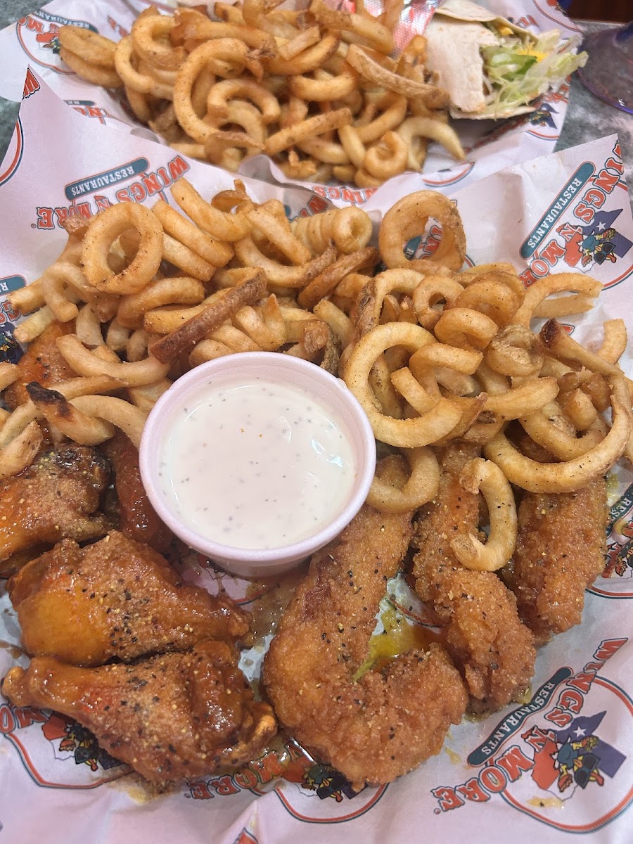 Wings 'N More Restaurant & Bar