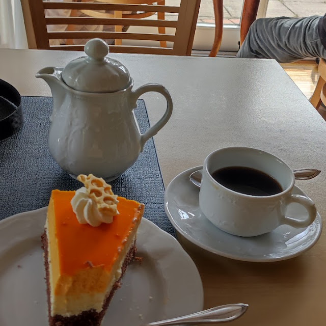 Sanddorn Torte