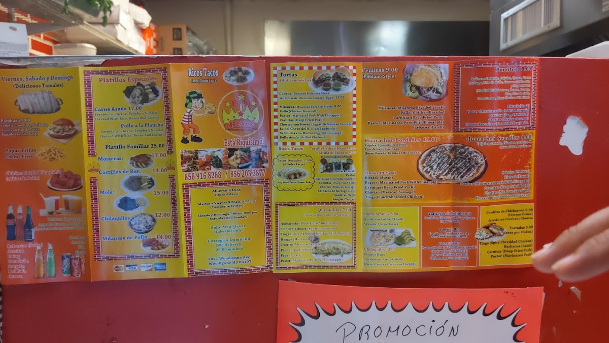 Food Reyes menu board