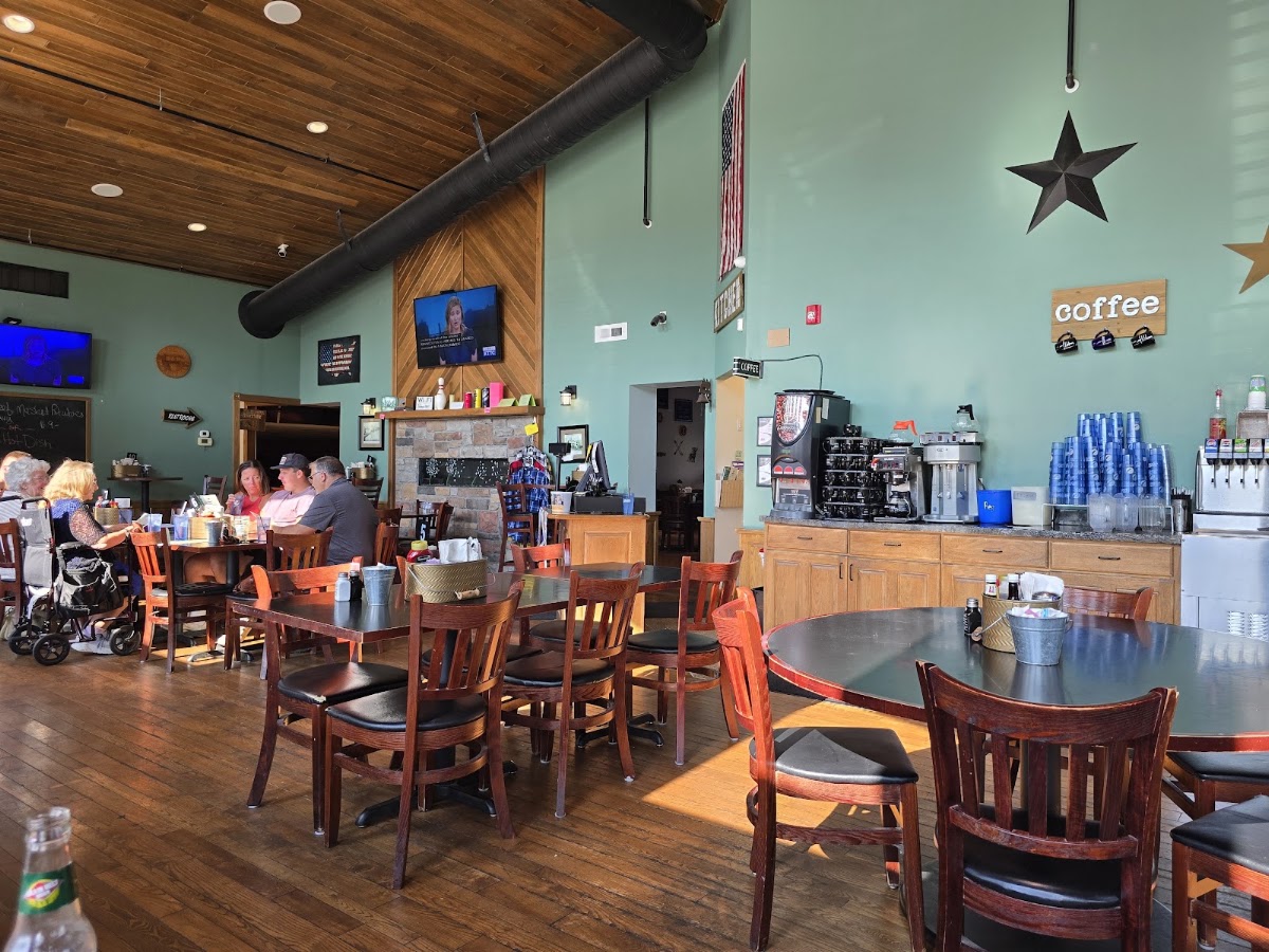B&B Bowl Restaurant And Lounge