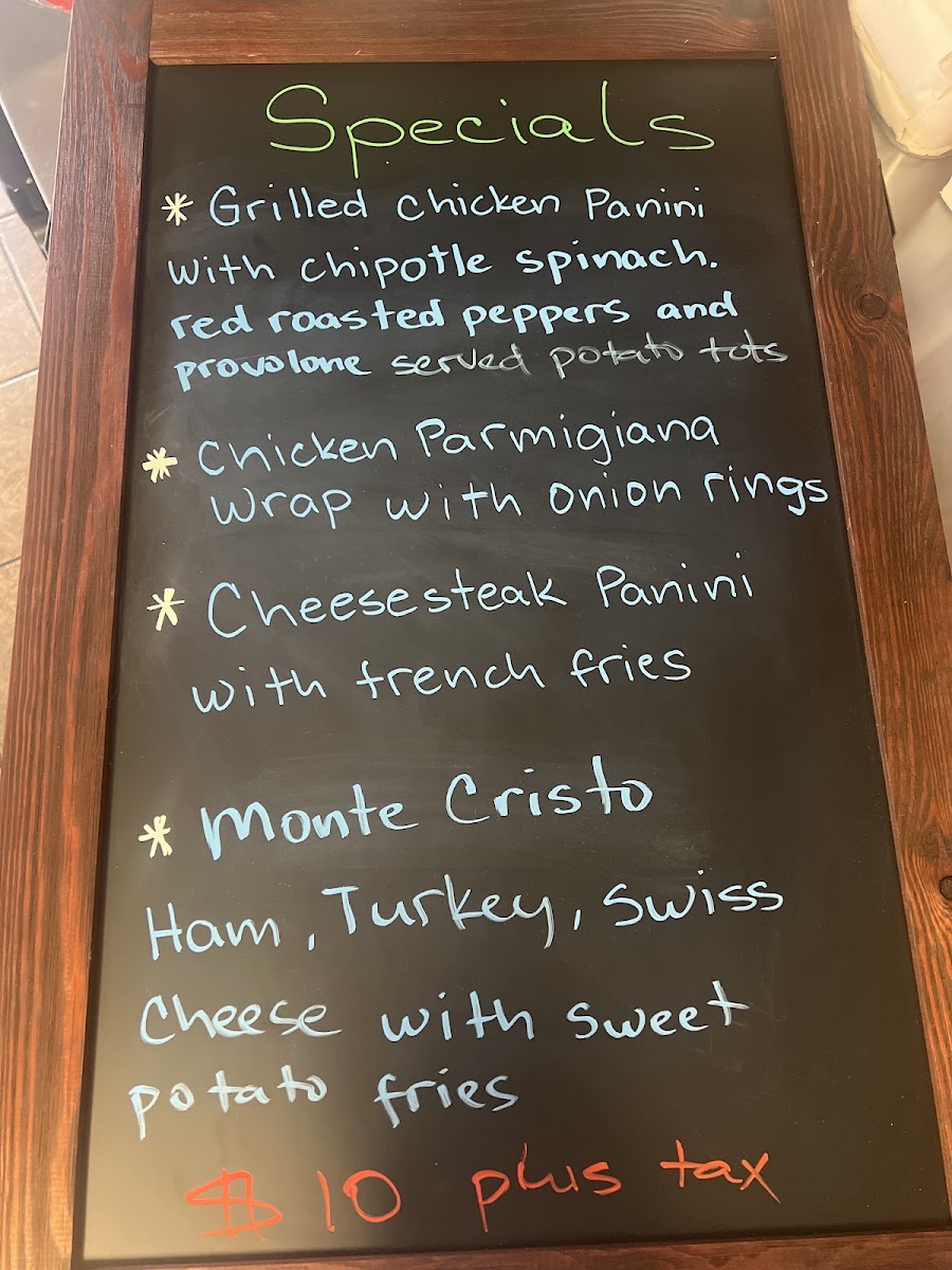 Yaya's Pizza menu board
