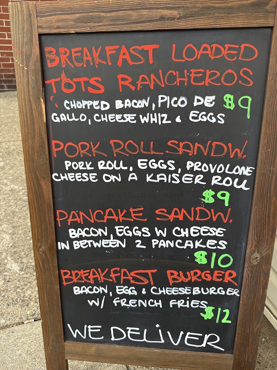 Yaya's Pizza menu board