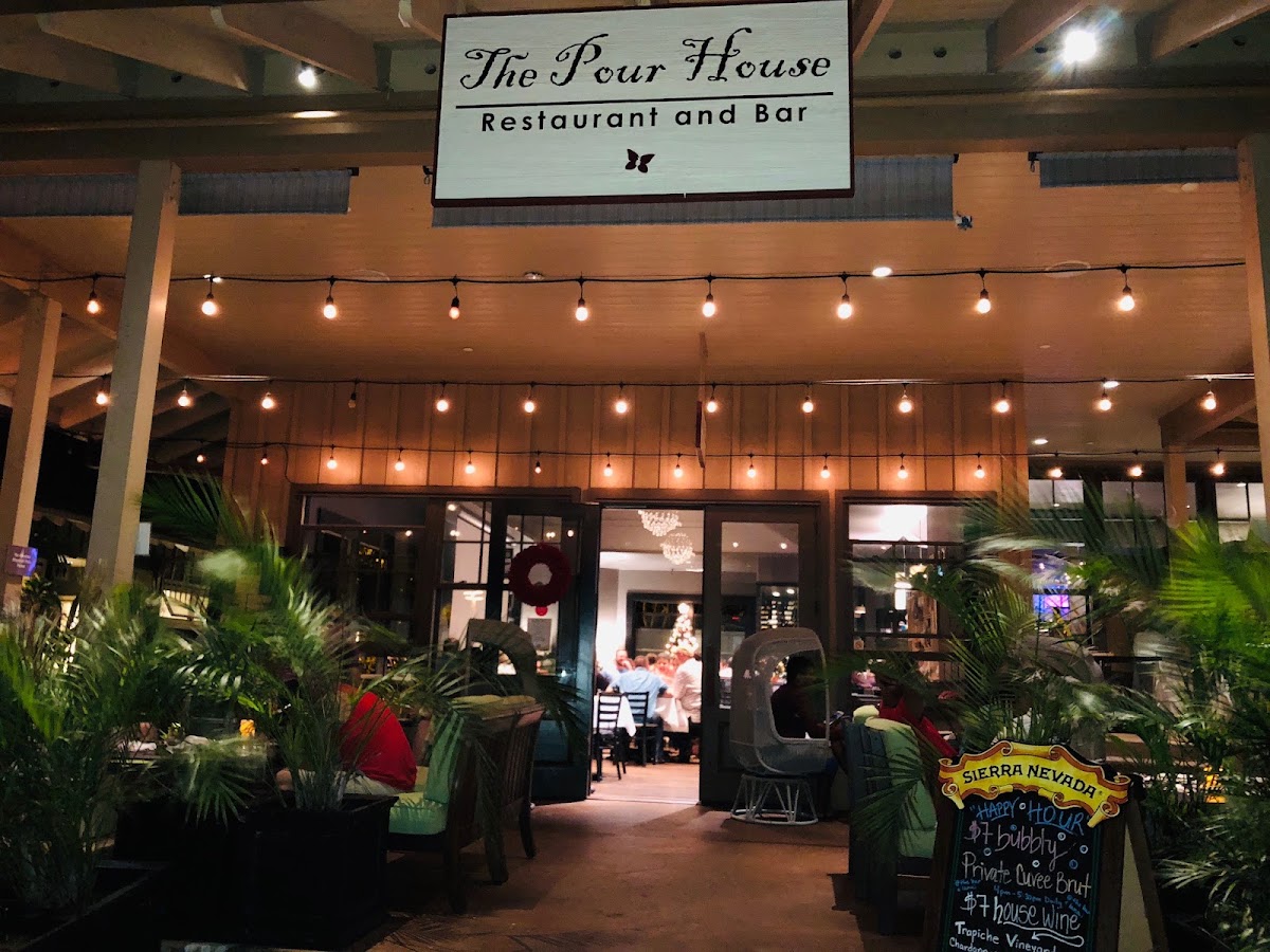 THE POUR HOUSE Italian Kitchen and Wine Bar