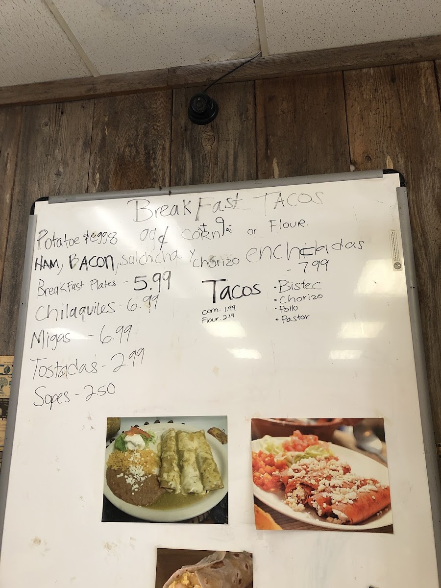 Super Tortas Y Refresqueria menu board