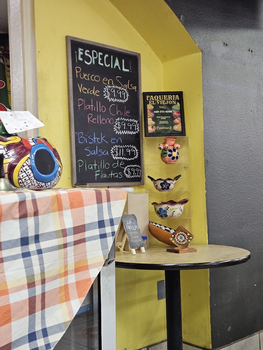 Tacos Y Tortas El Viejon menu board