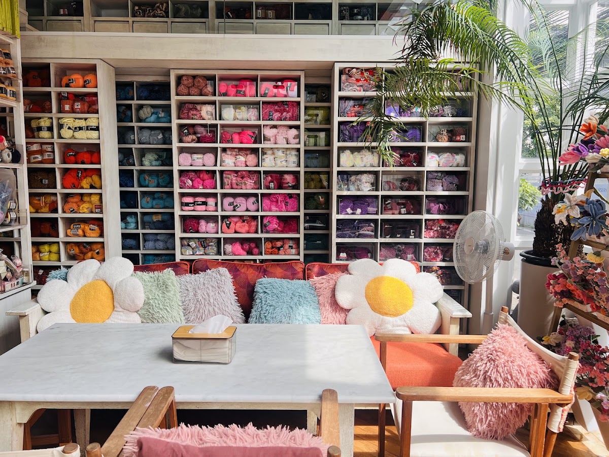 Bigknit Cafe