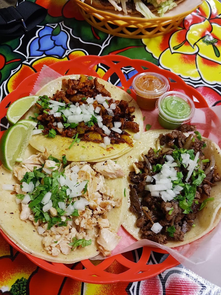 EL AVENTURERO TAQUERIA AND DELI
