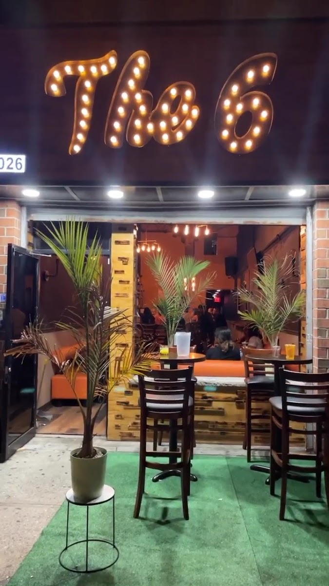 The 6 Lounge