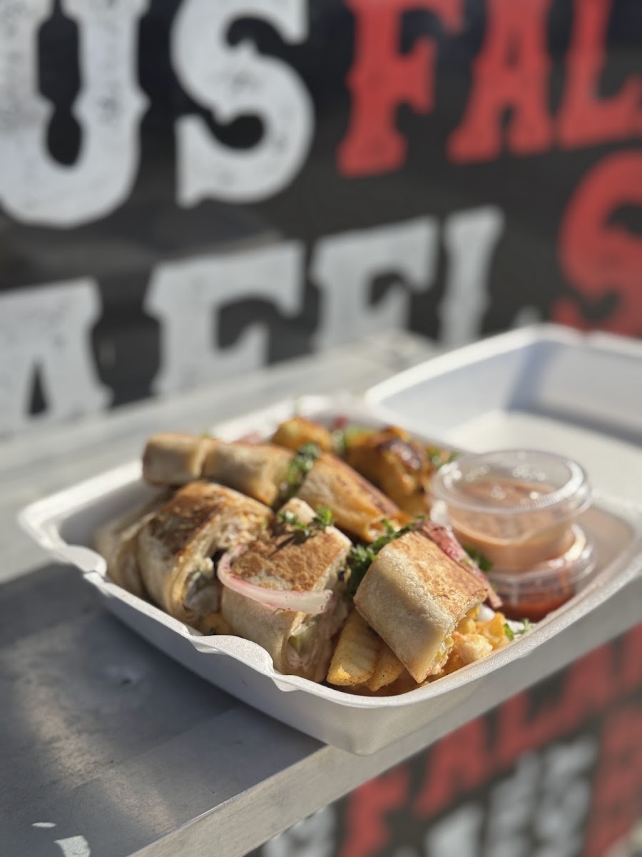 Cuzz Trio (Food Truck)