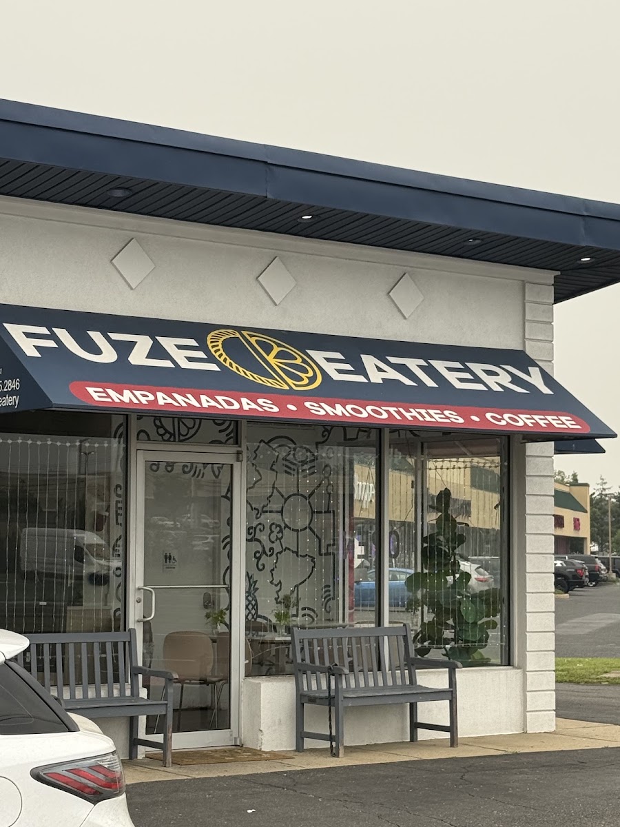 Fuze Eatery: Empanada House & Smoothie Bar