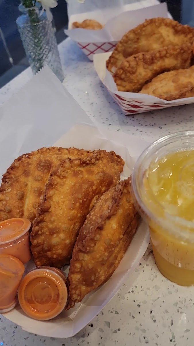 Fuze Eatery: Empanada House & Smoothie Bar