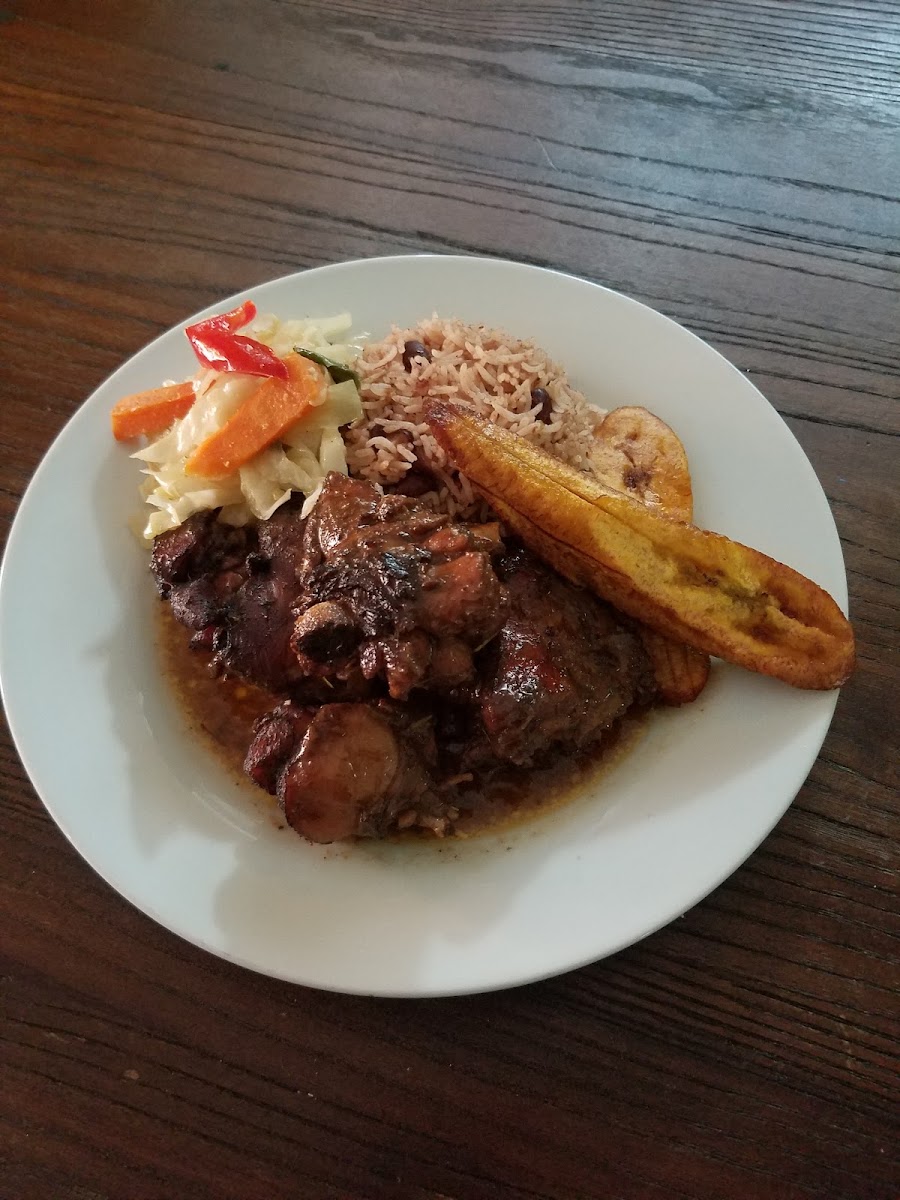 4 Seasons Jerk Center
