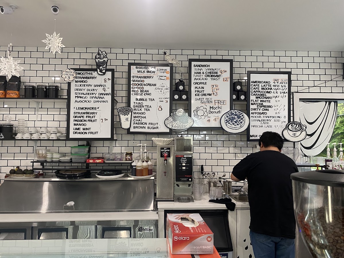 2D Cafe tornado menu board