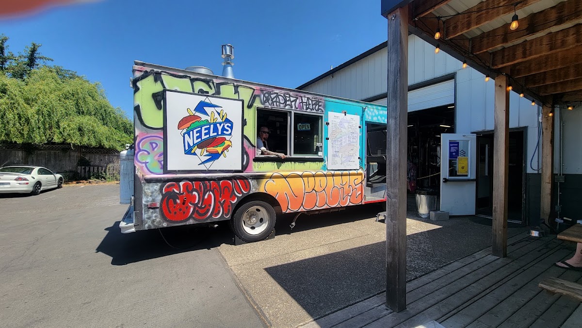 Neely's Food Truck