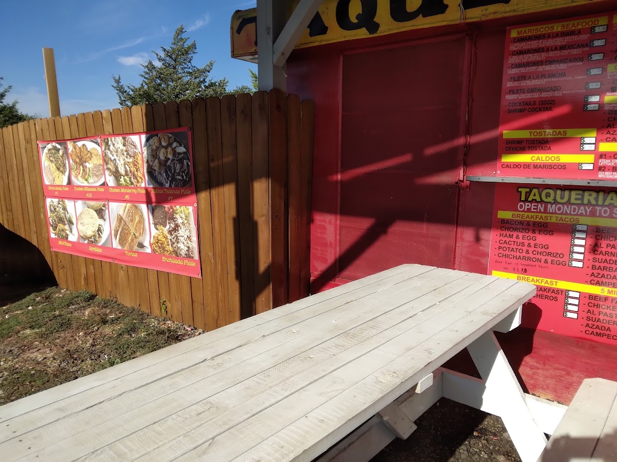La Taqueria Los MiniTacos menu board