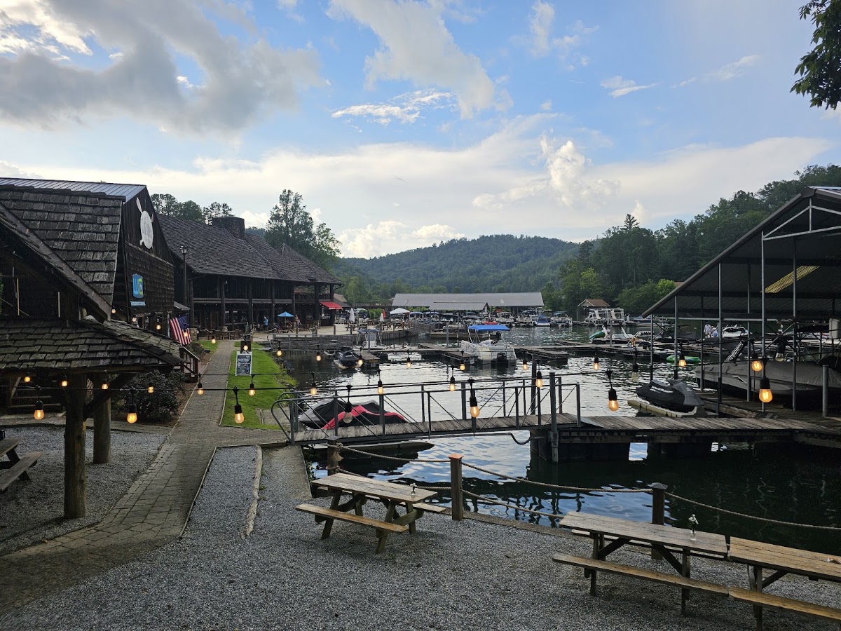 Billy Goat Island Pizza Bar