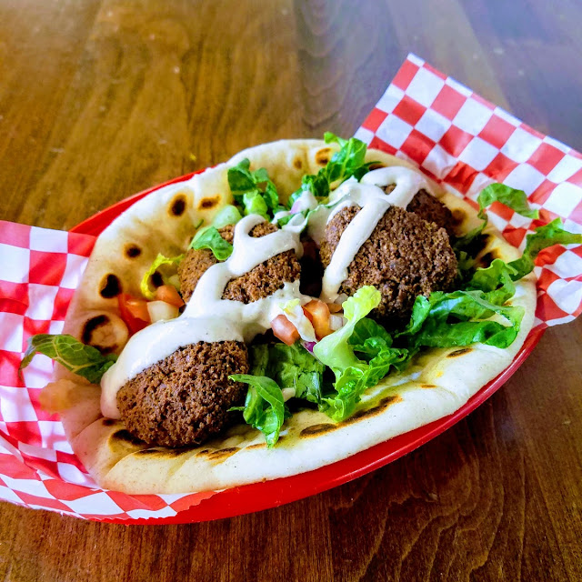 Crispy Falafel Pita Sandwich