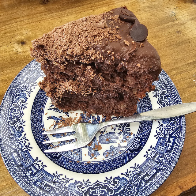 Apple and Chocolate Cake