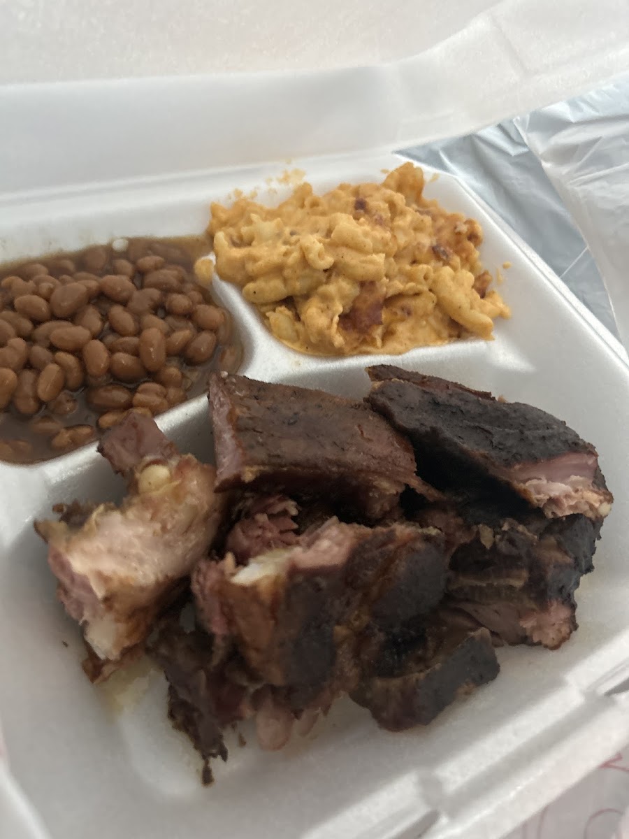 Noonie's & Mo's Catering LLC