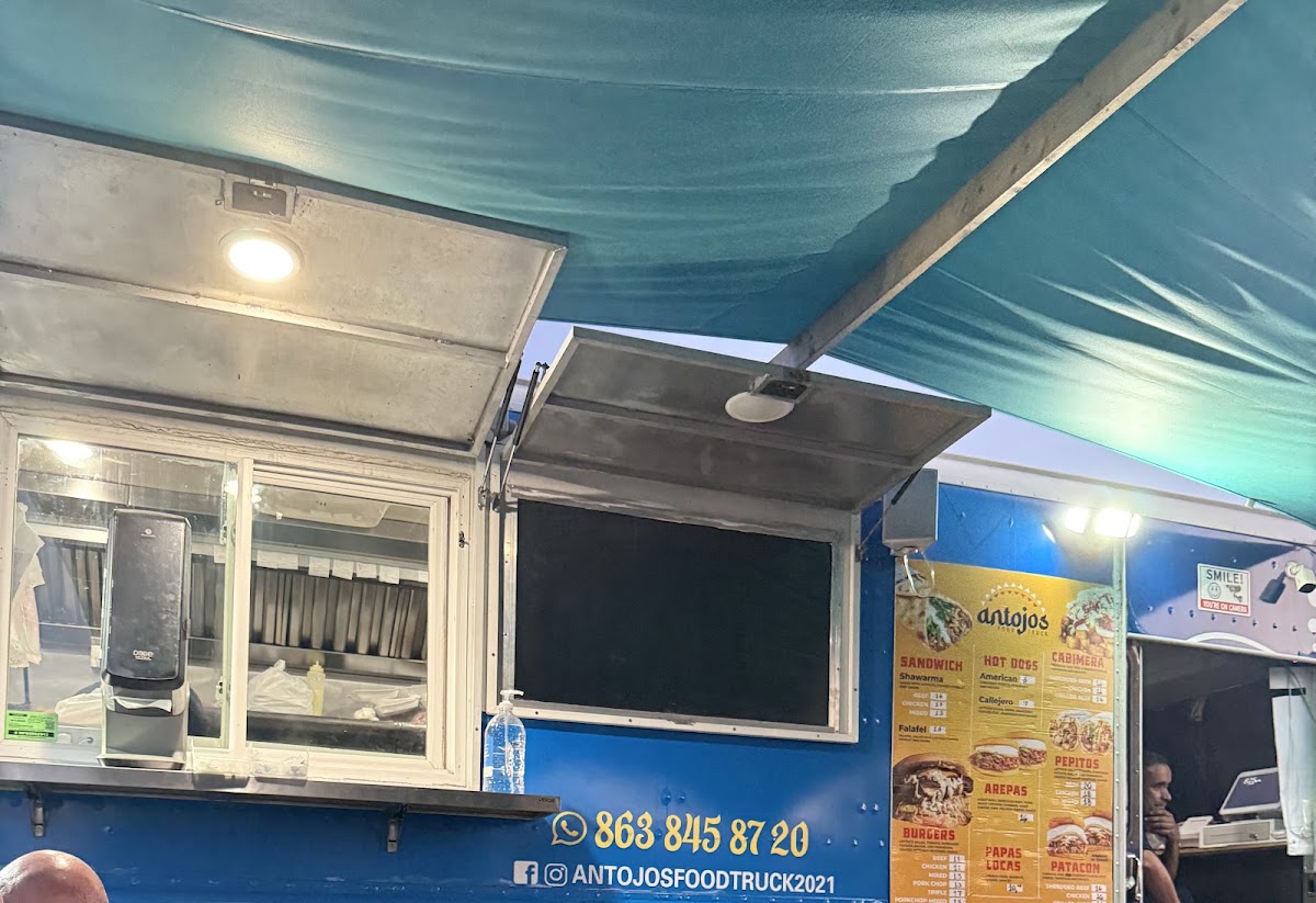 Antojos Food Truck