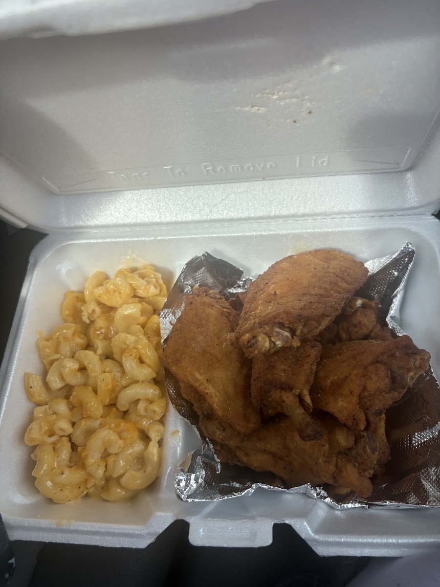 HAMP'S SMOKIN KITCHEN