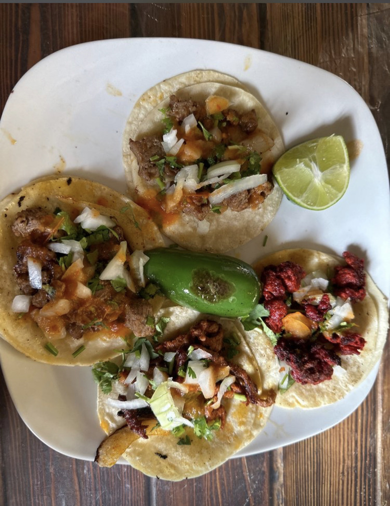 Tacos & Pupusas Gonzalez