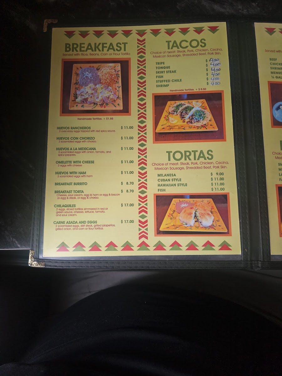 El Gallo Maro Taqueria menu board