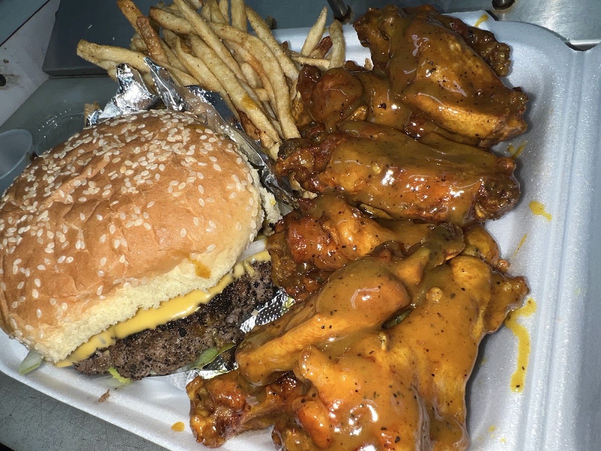 Rocky's Wing shack
