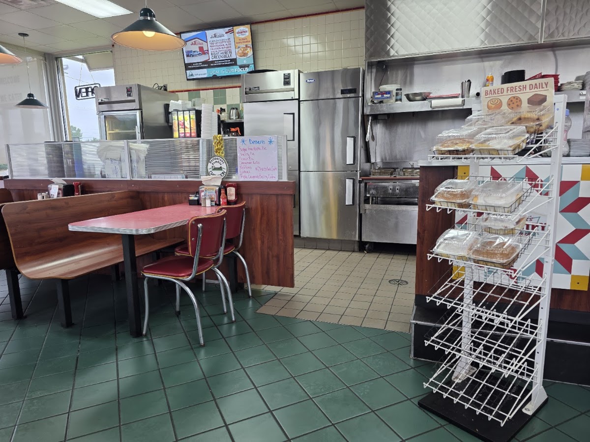 Vicki’s Country Diner